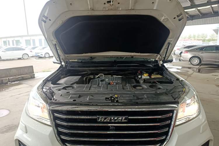 Used Haval H9 2017 2.0T Gasoline 4x4 Luxury 7-Seater Engine Bay