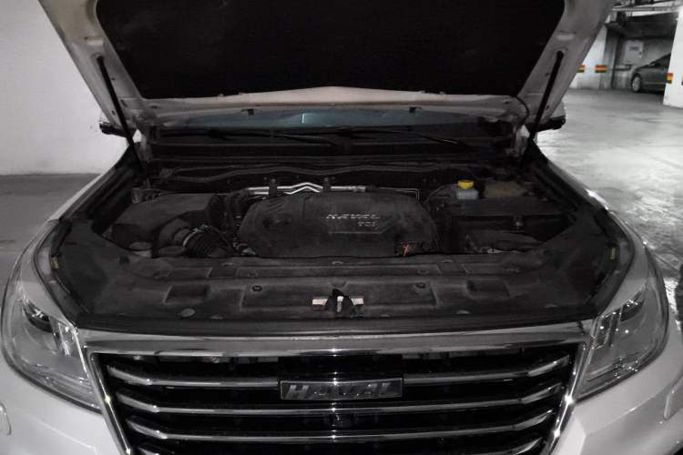 Used Haval H9 2017 2.0T Diesel 4x4 Premium 5-Seater Engine Bay