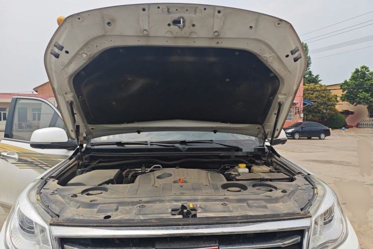 Used Haval H9 2017 2.0T Gasoline 4x4 Luxury 7-Seater Engine Bay