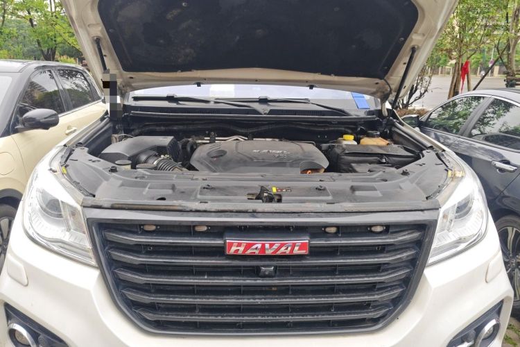 Used Haval H9 2017 2.0T Diesel 4x4 Premium 5-Seater Engine Bay