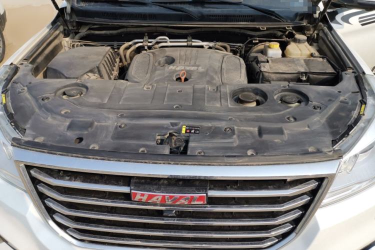 Used Haval H9 2017 2.0T Gasoline 4x4 Premium 5-Seater Engine Bay