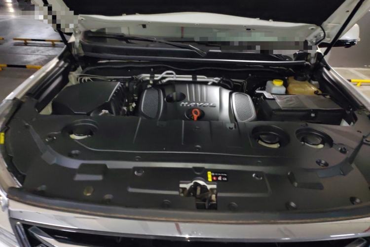 Used Haval H9 2017 2.0T Gasoline 4x4 Premium 5-Seater Engine Bay