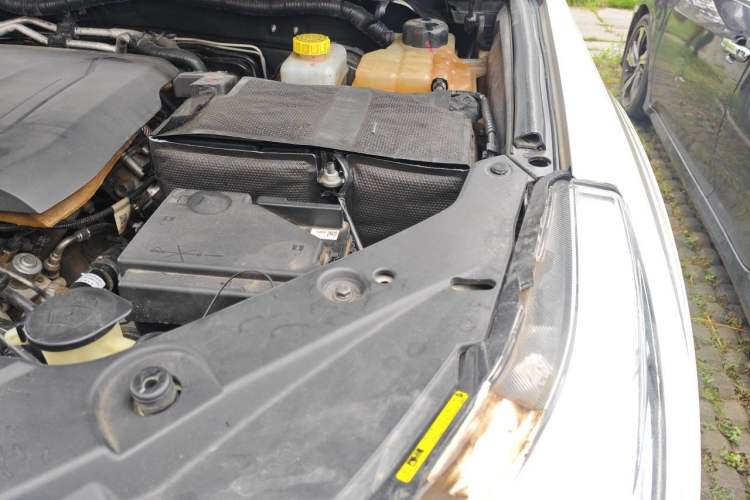 Used Haval H9 2017 2.0T Diesel 4x4 Premium 5-Seater Engine Bay Left