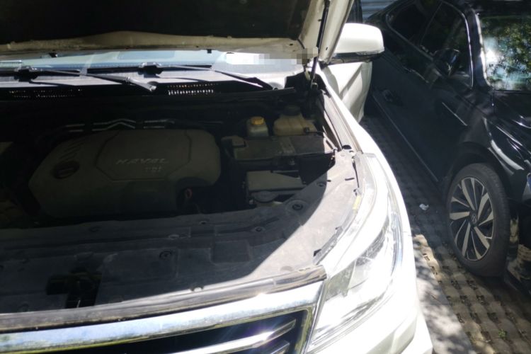 Used Haval H9 2017 2.0T Diesel 4x4 Luxury 7-Seater Engine Bay Left