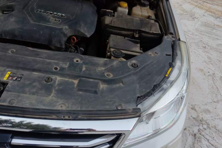 Used Haval H9 2017 2.0T Diesel 4x4 Luxury 7-Seater Engine Bay Left