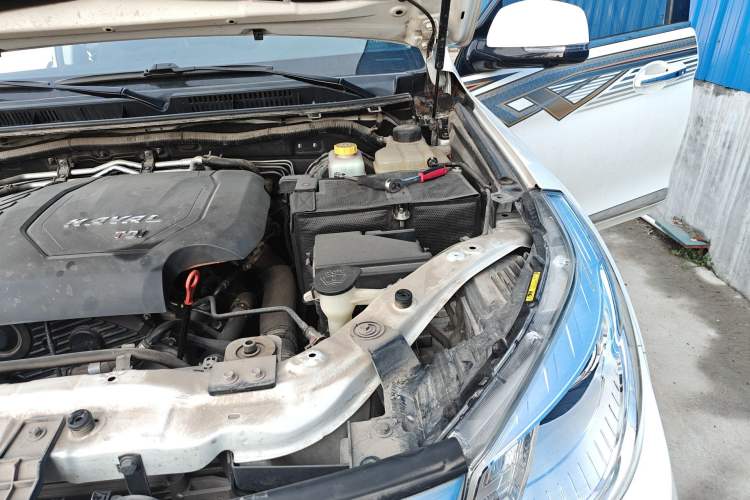 Used Haval H9 2017 2.0T Diesel 4x4 Luxury 7-Seater Engine Bay Left