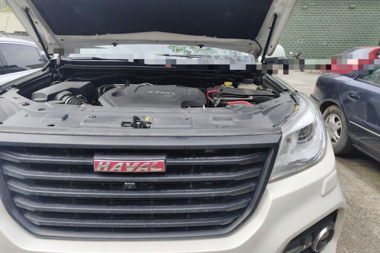 Used Haval H9 2017 2.0T Diesel 4x4 Premium 5-Seater Engine Bay Left
