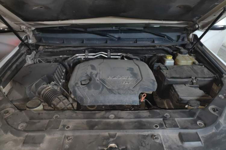 Used Haval H9 2017 2.0T Diesel 4x4 Comfort Edition 7-Seater Engine Bay