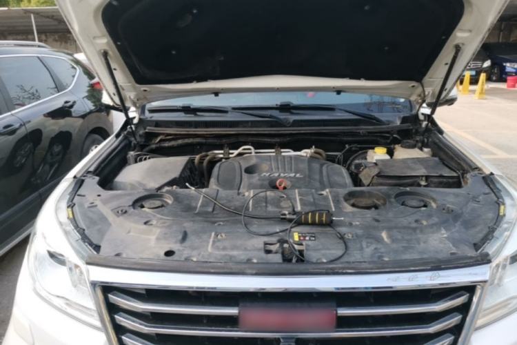 Used Haval H9 2017 2.0T Gasoline 4x4 Premium 5-Seater Engine Bay
