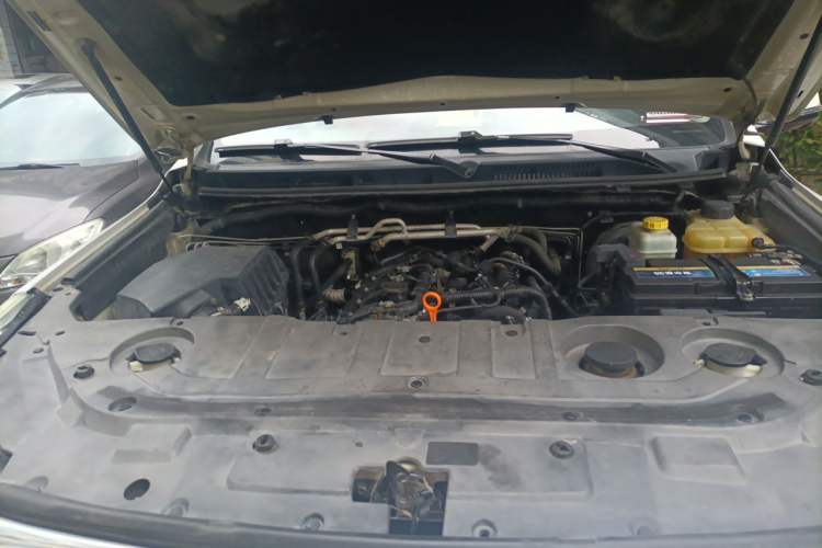 Used Haval H9 2017 2.0T Gasoline 4x4 Luxury 7-Seater Engine Bay