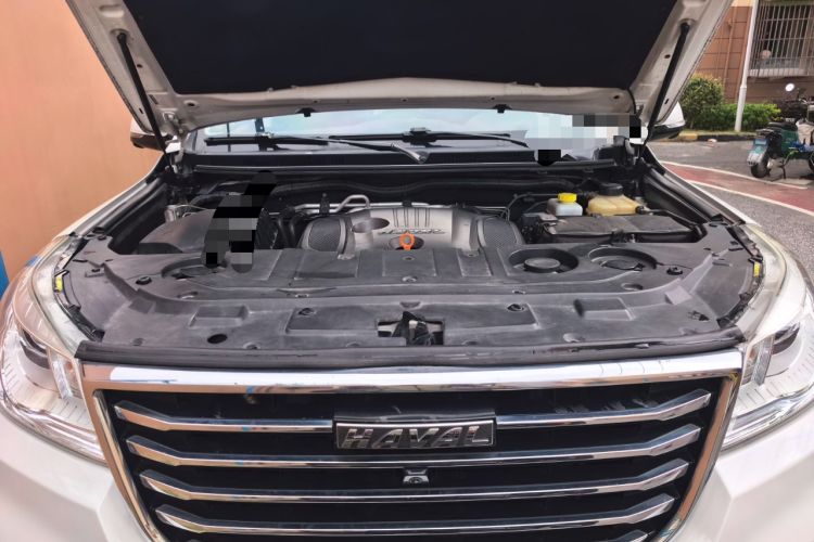 Used Haval H9 2017 2.0T Gasoline 4x4 Luxury 7-Seater Engine Bay