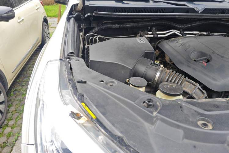 Used Haval H9 2017 2.0T Diesel 4x4 Premium 5-Seater Engine Bay Right