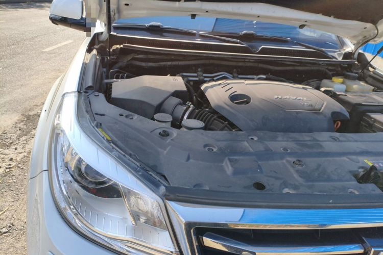 Used Haval H9 2017 2.0T Diesel 4x4 Luxury 7-Seater Engine Bay Right