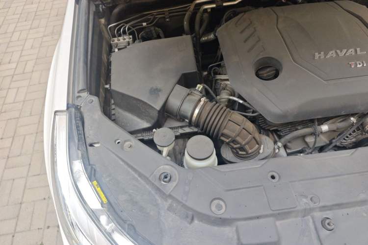 Used Haval H9 2017 2.0T Diesel 4x4 Premium 5-Seater Engine Bay Right