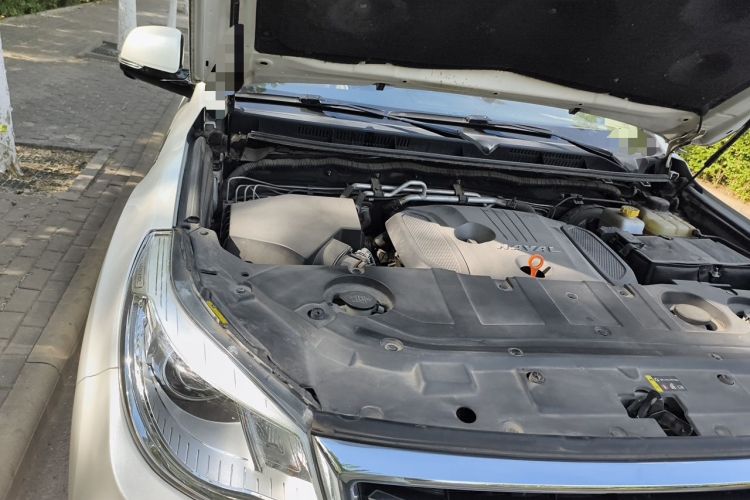 Used Haval H9 2017 2.0T Gasoline 4x4 Premium 5-Seater Engine Bay Right