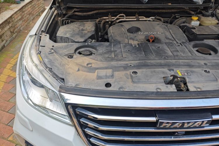 Used Haval H9 2017 2.0T Gasoline 4x4 Luxury 7-Seater Engine Bay Right