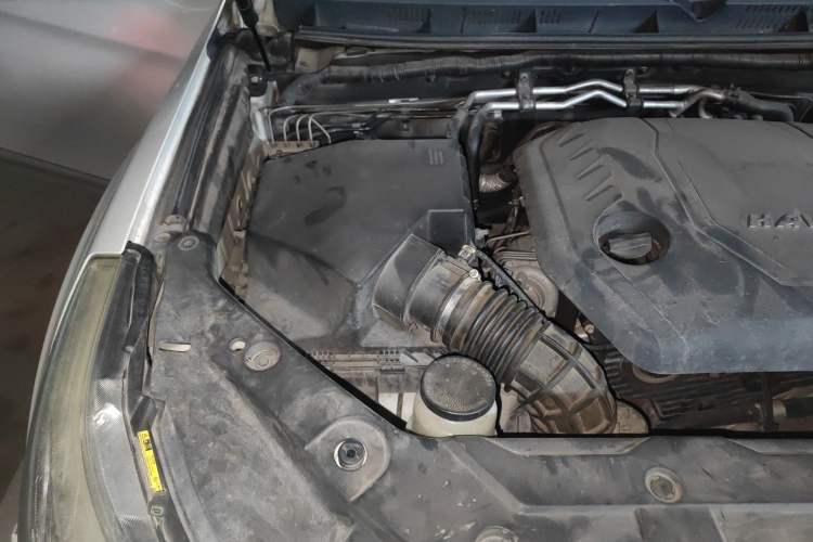 Used Haval H9 2017 2.0T Diesel 4x4 Comfort Edition 7-Seater Engine Bay Right