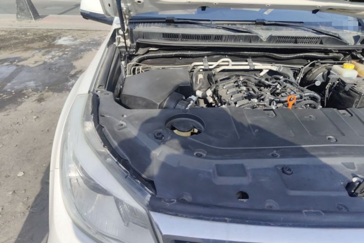 Used Haval H9 2017 2.0T Gasoline 4x4 Prestige Model 7 Seats Engine Bay Right