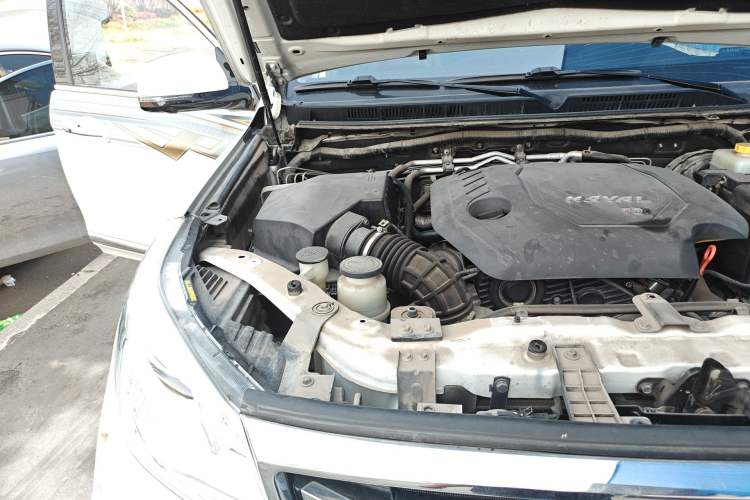 Used Haval H9 2017 2.0T Diesel 4x4 Luxury 7-Seater Engine Bay Right