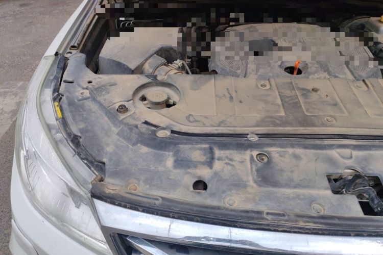 Used Haval H9 2017 2.0T Gasoline 4x4 Luxury 7-Seater Engine Bay Right
