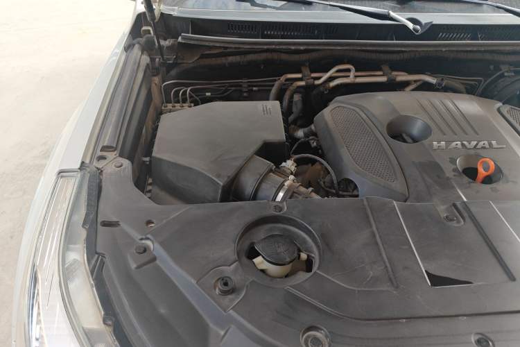 Used Haval H9 2017 2.0T Gasoline 4x4 Luxury 7-Seater Engine Bay Right