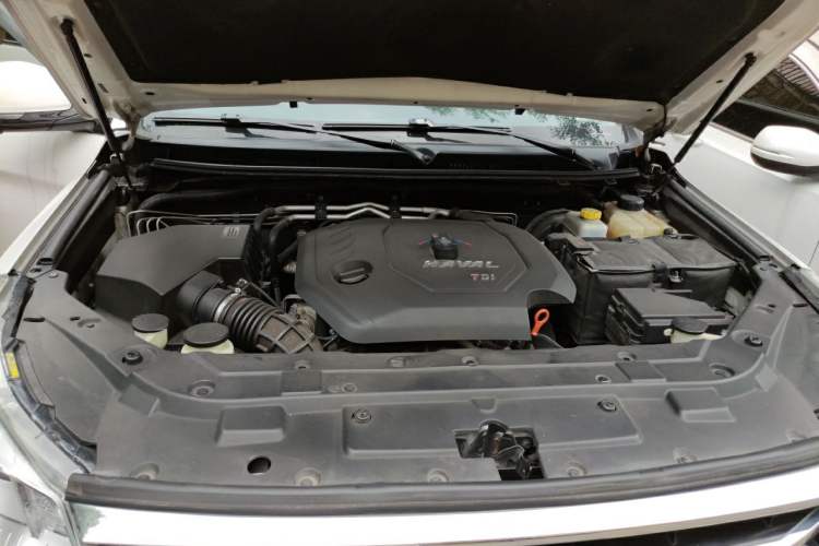 Used Haval H9 2017 2.0T Diesel 4x4 Premium 5-Seater Engine Bay