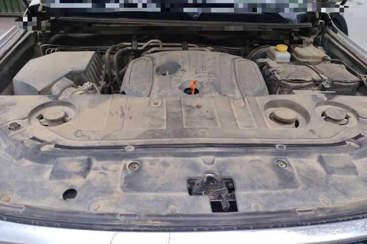Used Haval H9 2017 2.0T Gasoline 4x4 Luxury 7-Seater Engine Bay