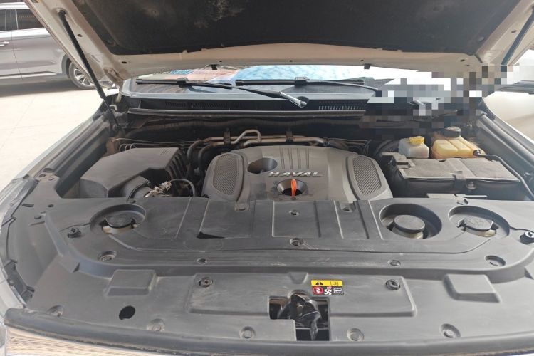 Used Haval H9 2017 2.0T Gasoline 4x4 Luxury 7-Seater Engine Bay