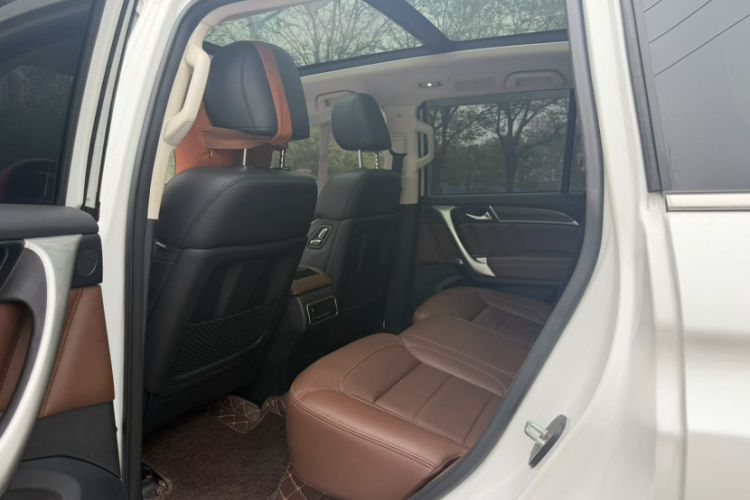 Used Haval H9 2017 2.0T Gasoline 4x4 Premium 5-Seater Exterior 1