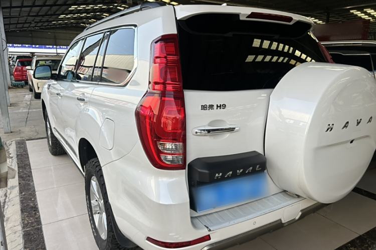 Used Haval H9 2017 2.0T Gasoline 4x4 Premium 5-Seater Exterior 3