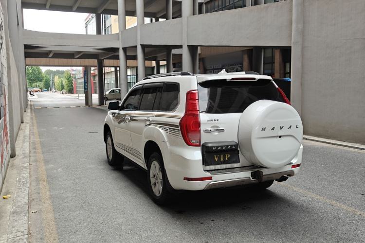 Used Haval H9 2017 2.0T Gasoline 4x4 Luxury 7-Seater Exterior 3