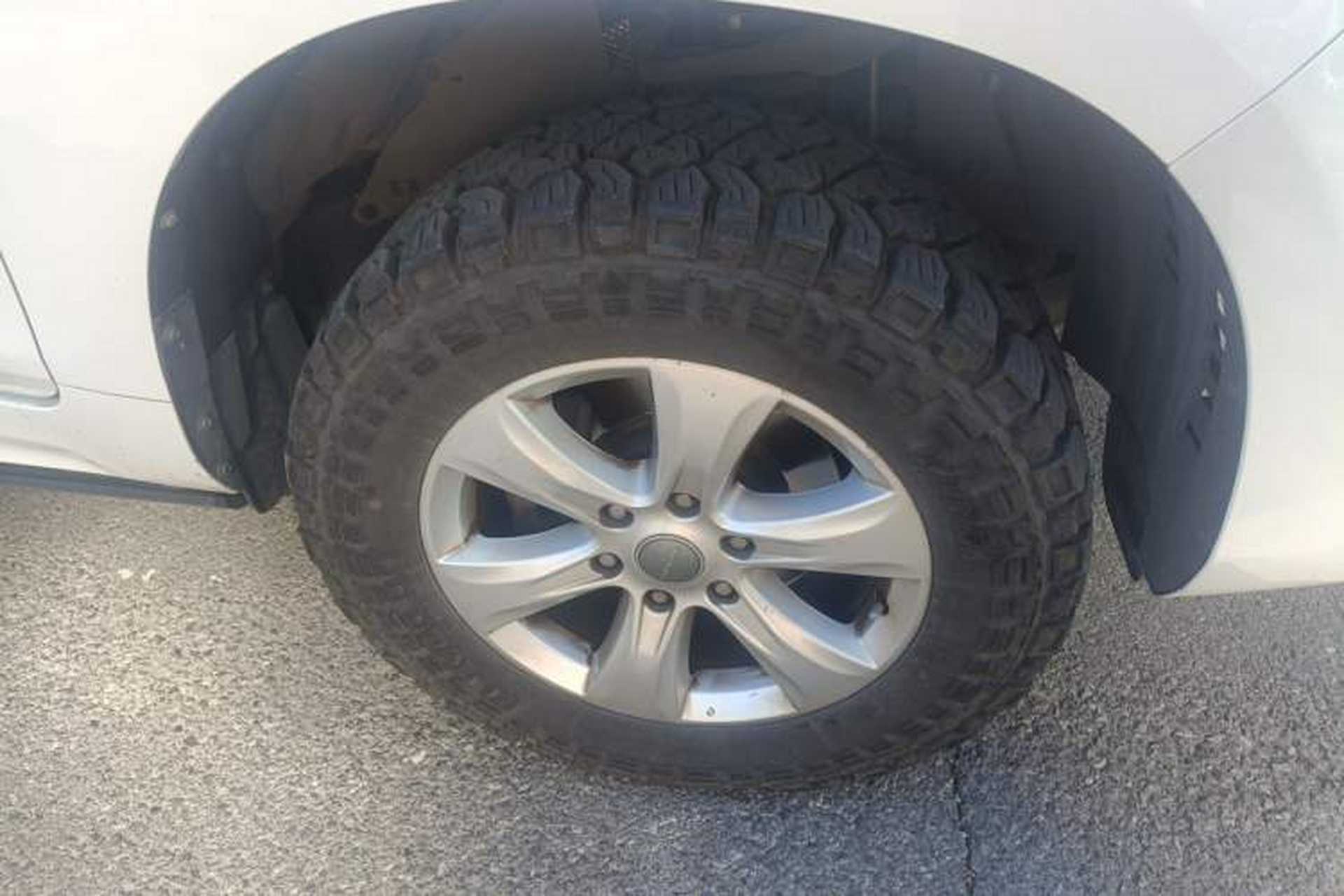 Used Haval H9 2017 2.0T Gasoline 4x4 Premium 5-Seater Exterior 4