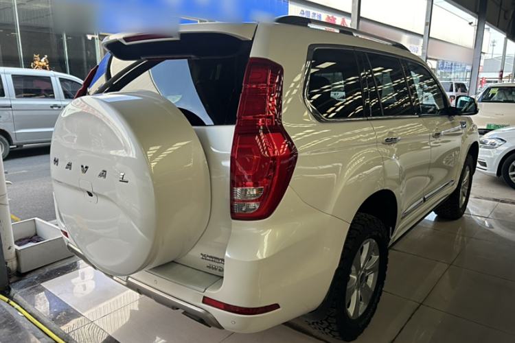 Used Haval H9 2017 2.0T Gasoline 4x4 Premium 5-Seater Exterior 4