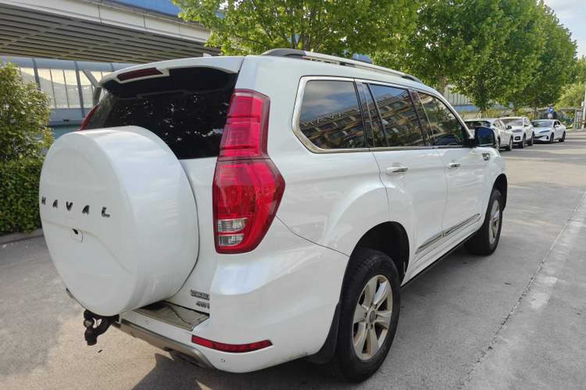 Used Haval H9 2017 2.0T Gasoline 4x4 Premium 5-Seater Exterior 5