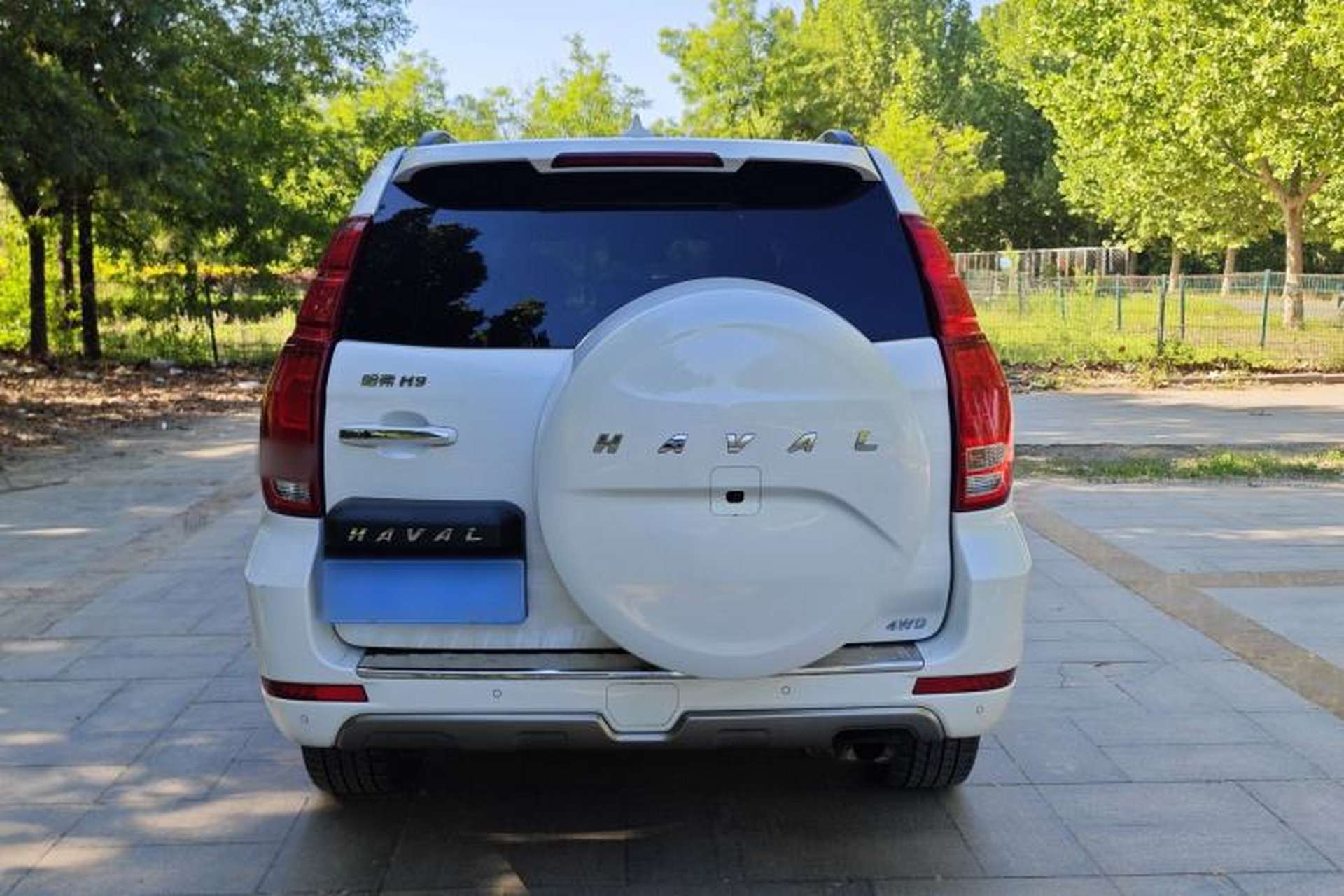 Used Haval H9 2017 2.0T Gasoline 4x4 Premium 5-Seater Exterior 6