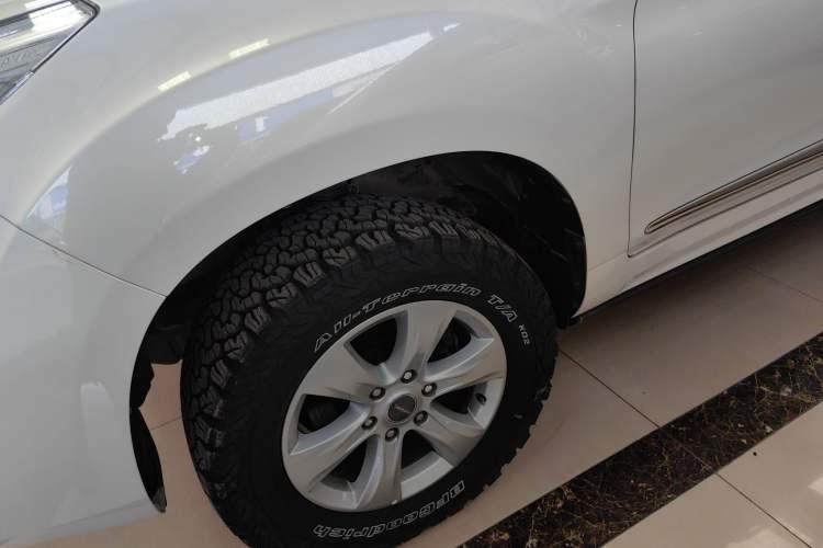 Used Haval H9 2017 2.0T Gasoline 4x4 Premium 5-Seater Exterior 7