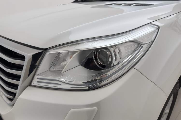 Used Haval H9 2017 2.0T Gasoline 4x4 Premium 5-Seater Exterior 9
