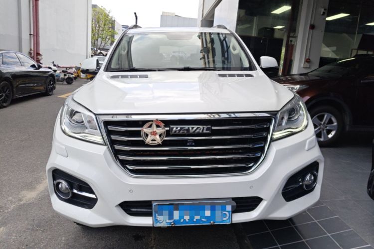 Used Haval H9 2017 2.0T Gasoline 4x4 Luxury 7-Seater Front