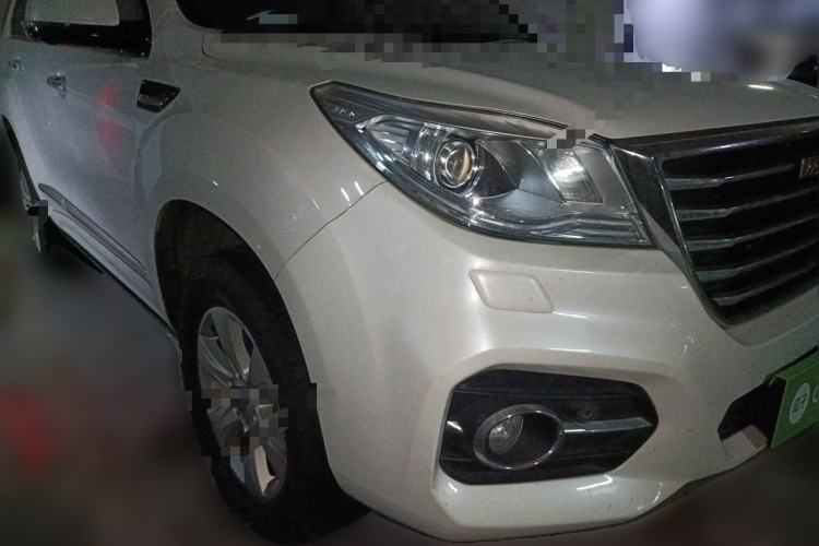 Used Haval H9 2017 2.0T Diesel 4x4 Premium 5-Seater Front Right 45 Deg