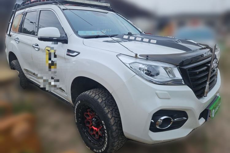 Used Haval H9 2017 2.0T Gasoline 4x4 Luxury 7-Seater Front Right 45 Deg