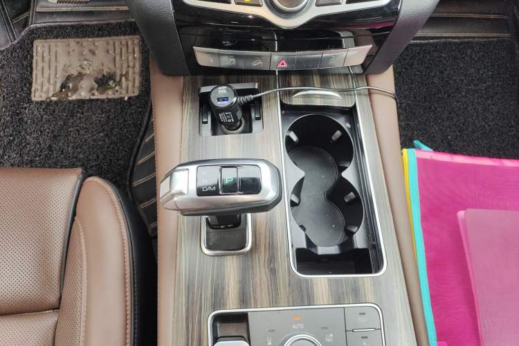 Used Haval H9 2017 2.0T Gasoline 4x4 Premium 5-Seater Gear Lever