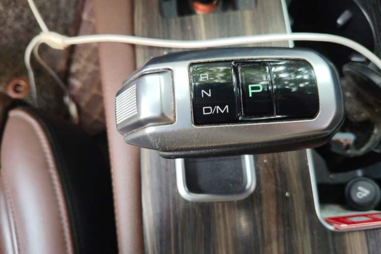 Used Haval H9 2017 2.0T Gasoline 4x4 Prestige Model 7 Seats Gear Lever