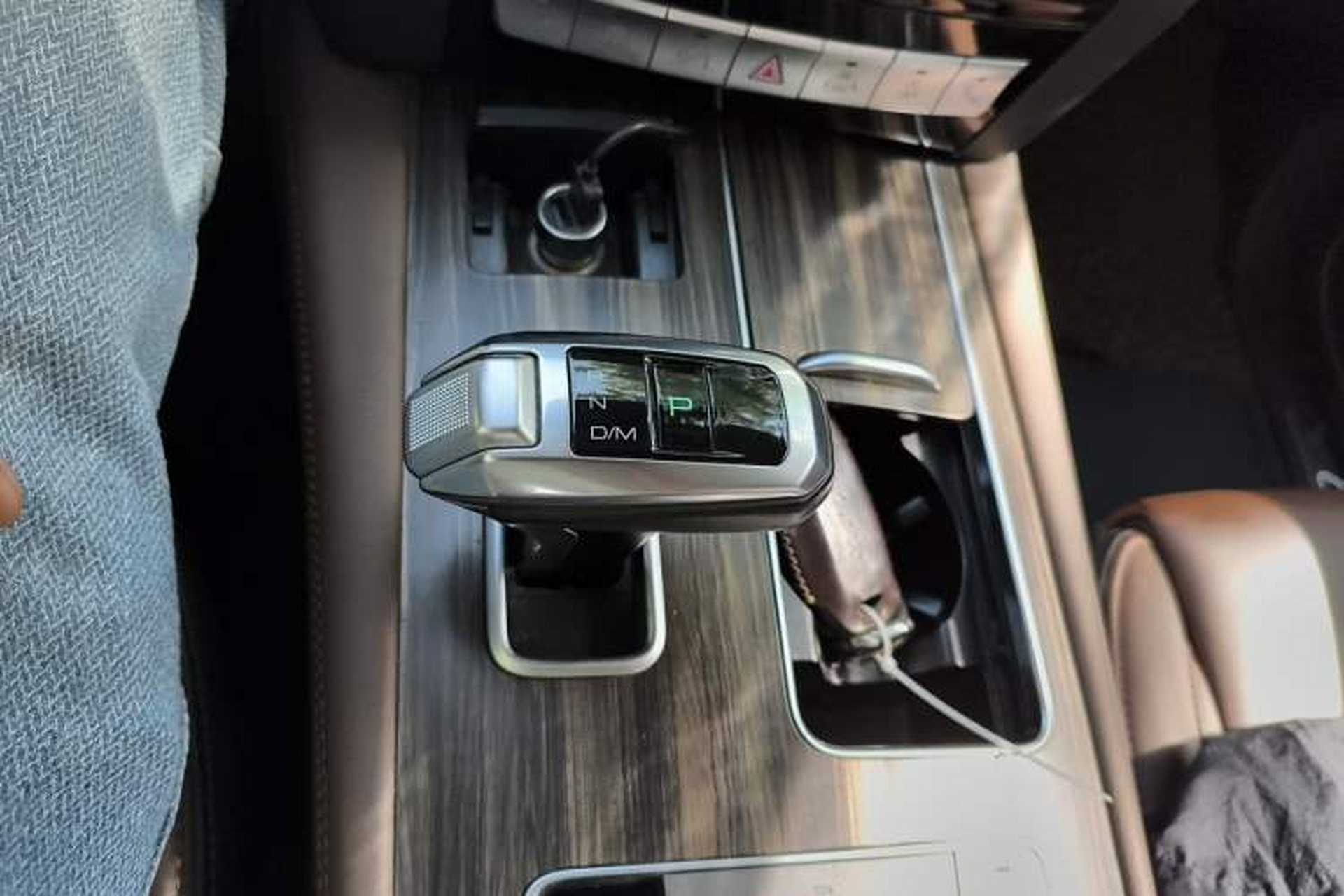 Used Haval H9 2017 2.0T Gasoline 4x4 Premium 5-Seater Gear Lever