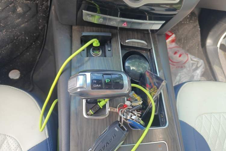 Used Haval H9 2017 2.0T Gasoline 4x4 Luxury 7-Seater Gear Lever