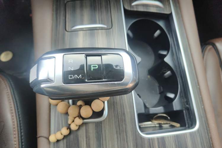 Used Haval H9 2017 2.0T Gasoline 4x4 Prestige Model 7 Seats Gear Lever