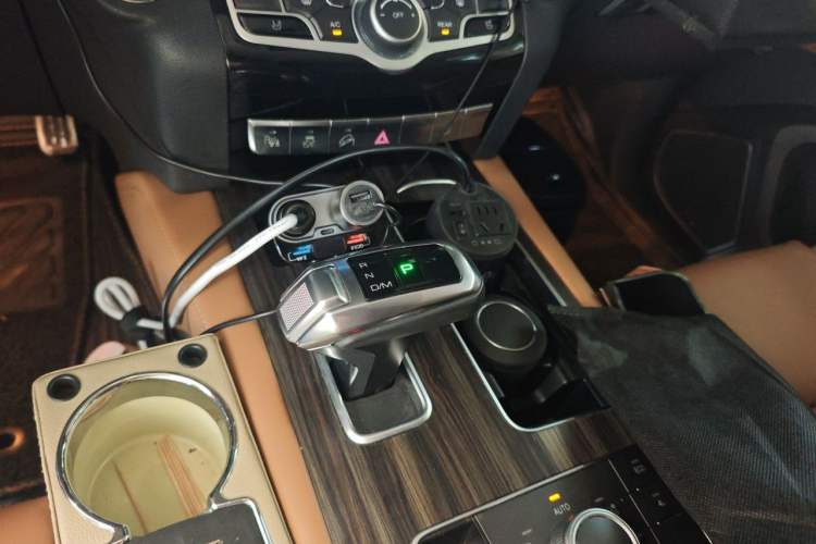 Used Haval H9 2017 2.0T Gasoline 4x4 Premium 5-Seater Gear Lever
