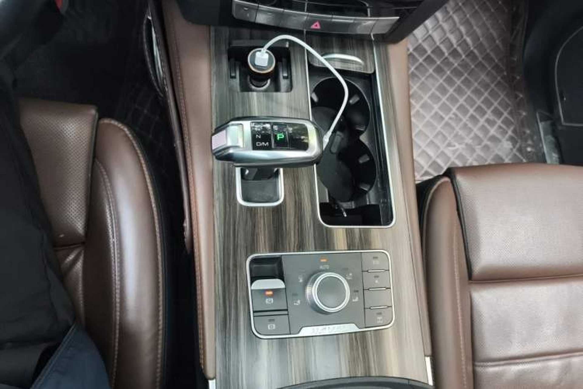 Used Haval H9 2017 2.0T Gasoline 4x4 Premium 5-Seater Gear Lever