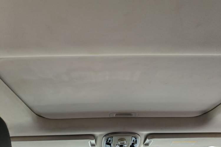 Used Haval H9 2017 2.0T Gasoline 4x4 Luxury 7-Seater Headliner