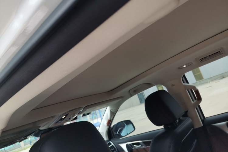 Used Haval H9 2017 2.0T Gasoline 4x4 Luxury 7-Seater Headliner