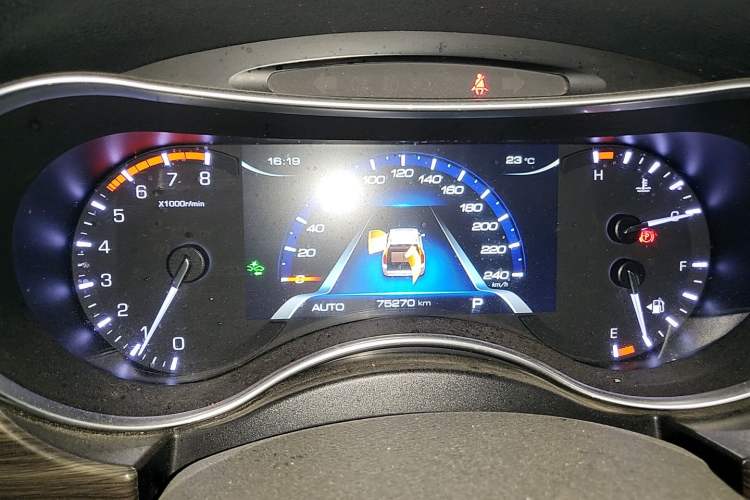 Used Haval H9 2017 2.0T Gasoline 4x4 Premium 5-Seater Instrument Cluster